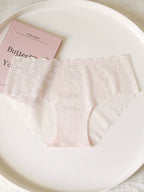 French-Inspired Floral Lace Low-Waist Seamless Breathable Panties with Cotton Crotch