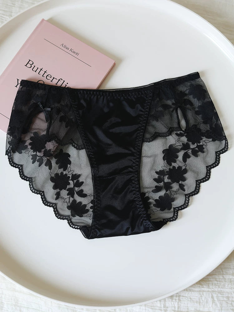 French-Inspired Vintage Panties with Bow and Floral Lace Trim