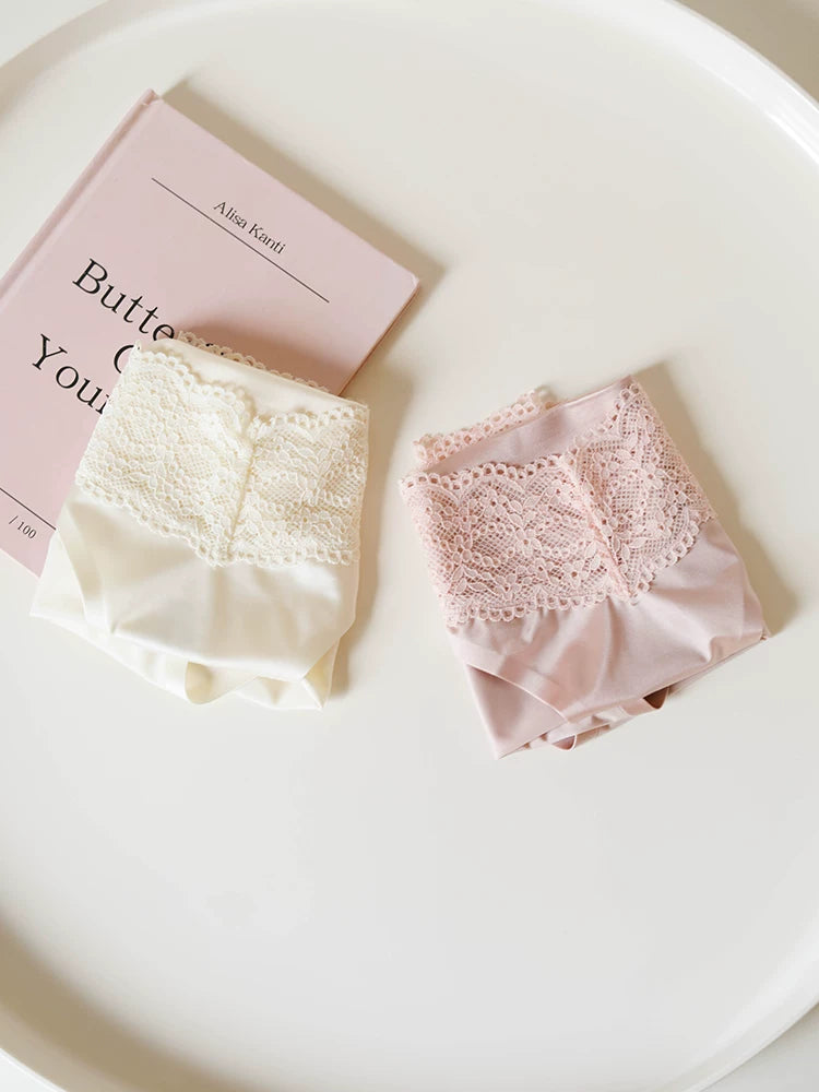 French-Inspired Vintage Seamless Satin Panties with Lace Trim