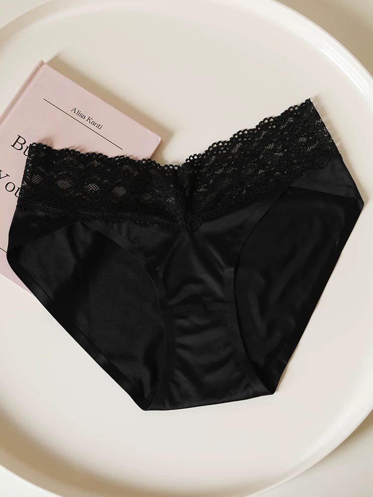French-Inspired Vintage Seamless Satin Panties with Lace Trim