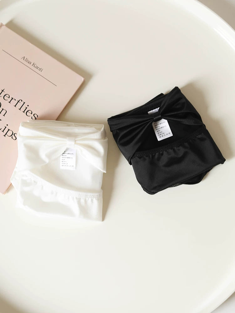 French-Inspired Vintage Panties with Bow Cutout and Lace Trim