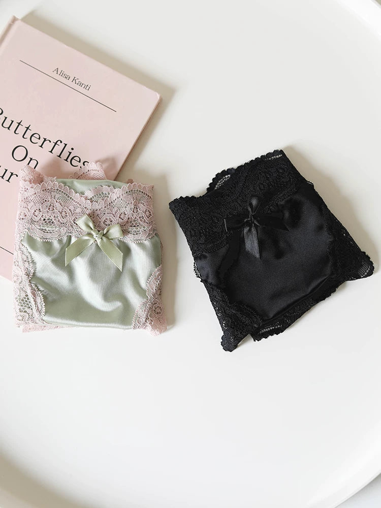 French-Inspired Vintage Lace Panties with Low Waist and Bow Trim