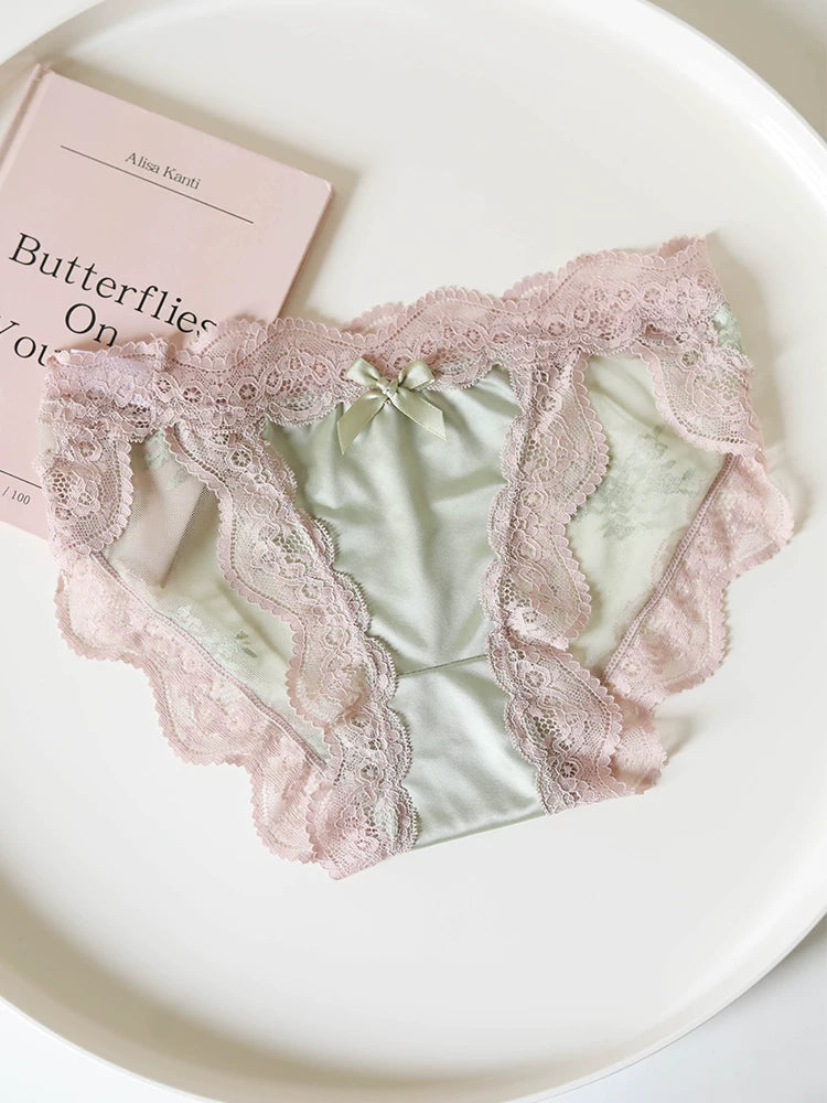 French-Inspired Vintage Lace Panties with Low Waist and Bow Trim