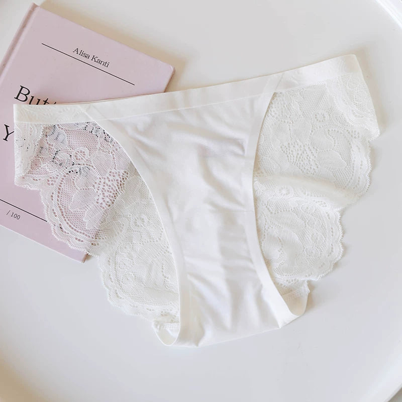 French-Inspired Vintage Low Waist Panties with Lace Trim