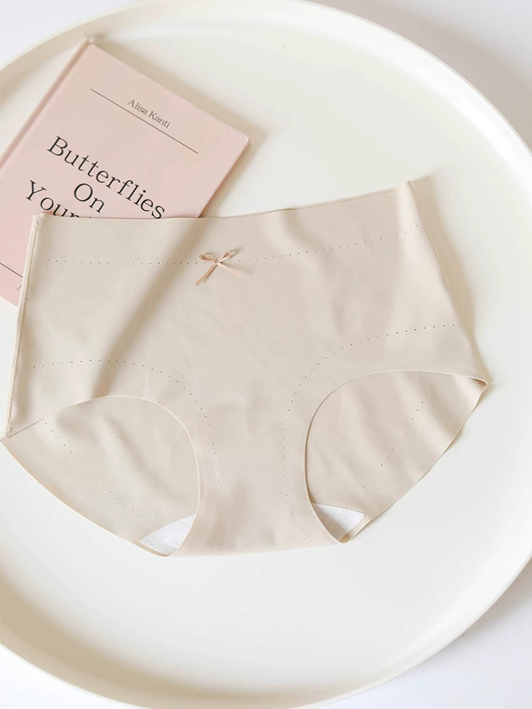 French-Inspired Vintage Panties with Simple Bow and Cotton Crotch