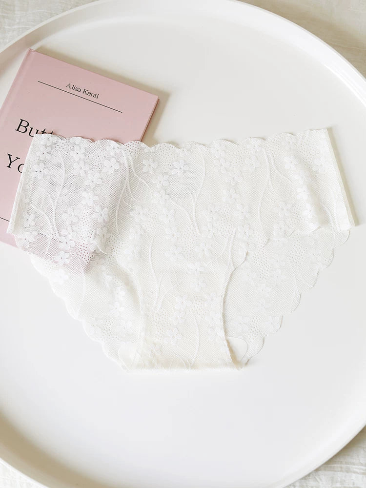 French-Inspired Floral Lace Low-Waist Seamless Breathable Panties with Cotton Crotch