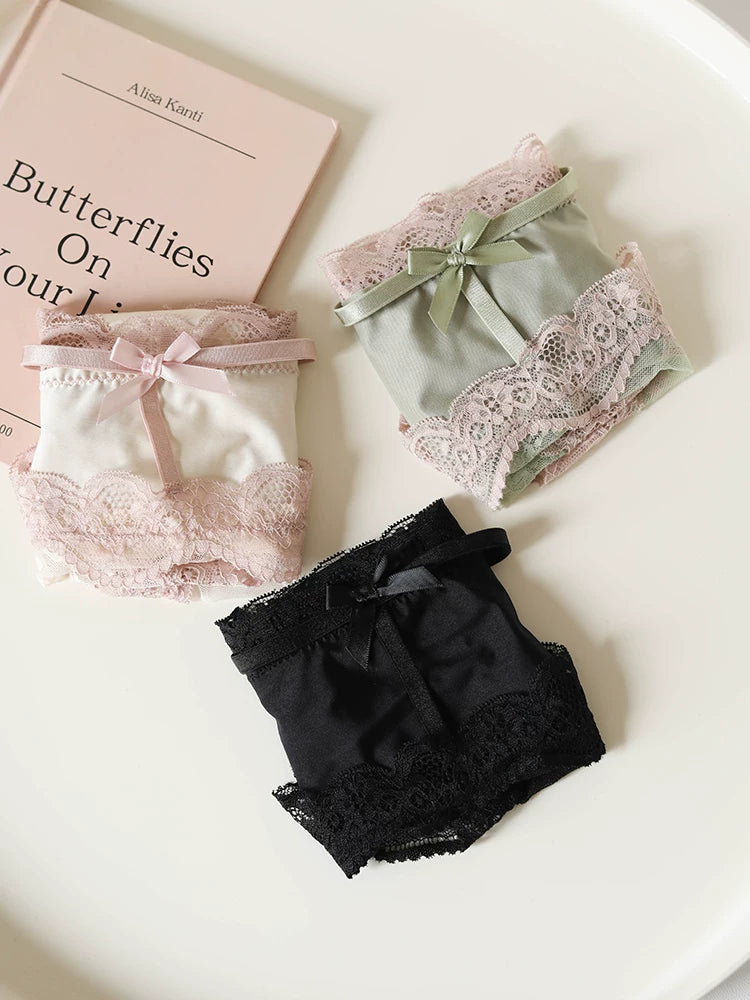 French-Inspired Vintage Panties with Bow and Lace Trim