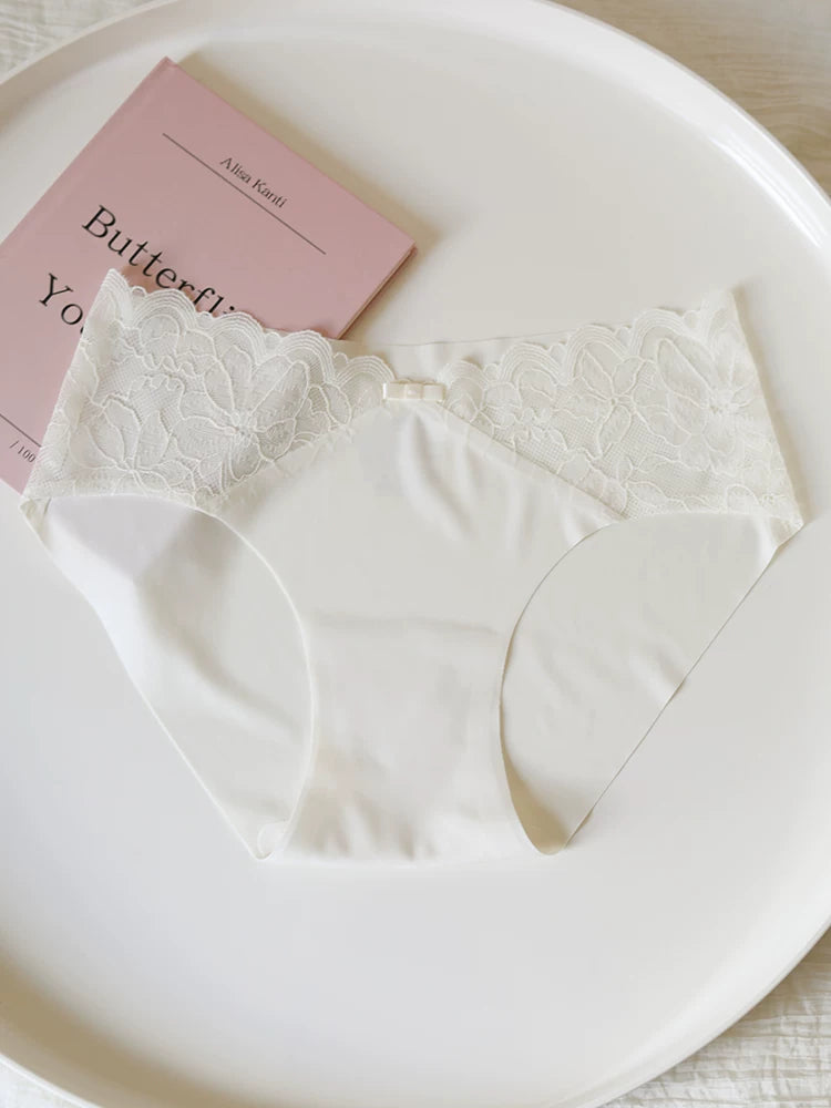 Seamless Ice Silk Low-Waist Briefs with Bow Detail and Lace Trim