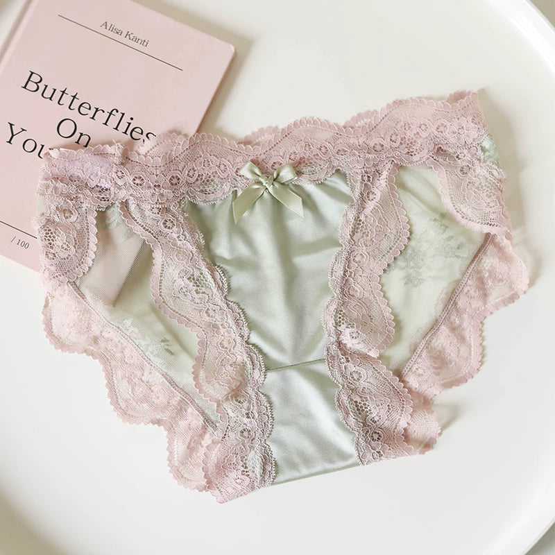French-Inspired Vintage Lace Panties with Low Waist and Bow Trim