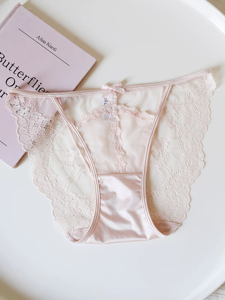 French-Inspired Vintage Mesh Panties with Bow Detail and Lace Trim
