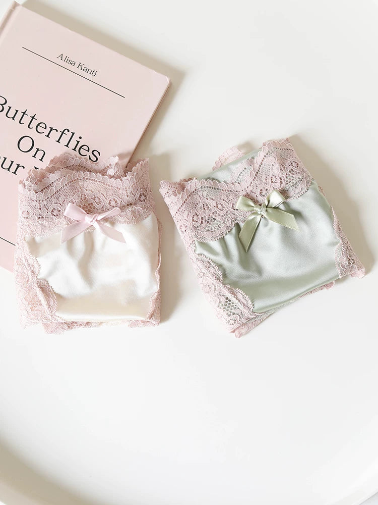 French-Inspired Vintage Lace Panties with Low Waist and Bow Trim