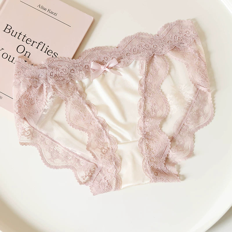French-Inspired Vintage Lace Panties with Low Waist and Bow Trim