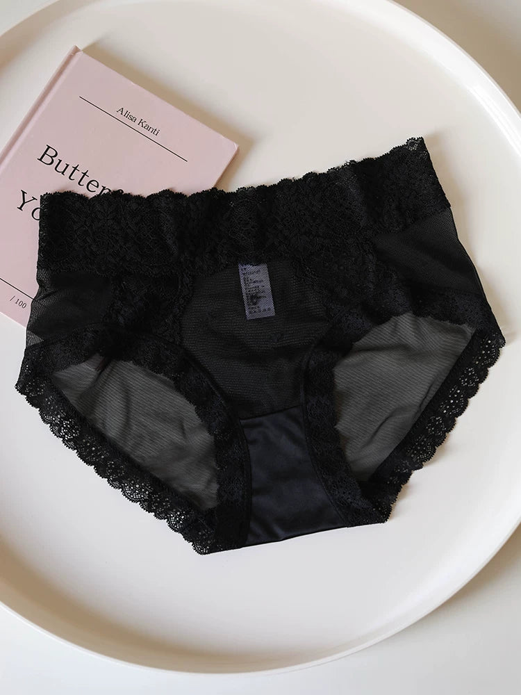 French-Inspired Vintage Mesh Panties with Lace Trim and Cotton Crotch