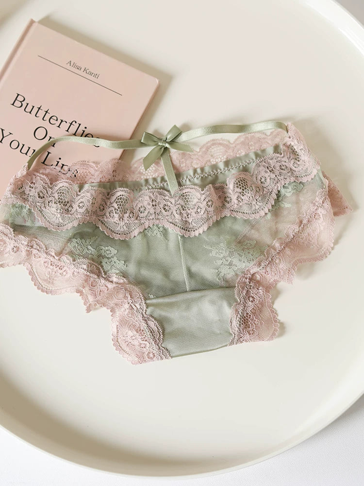 French-Inspired Vintage Panties with Bow and Lace Trim