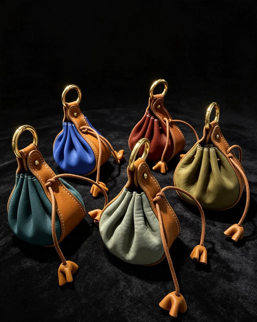 Cute Handmade Cowhide Leather Pull-Out Key Case Accessory