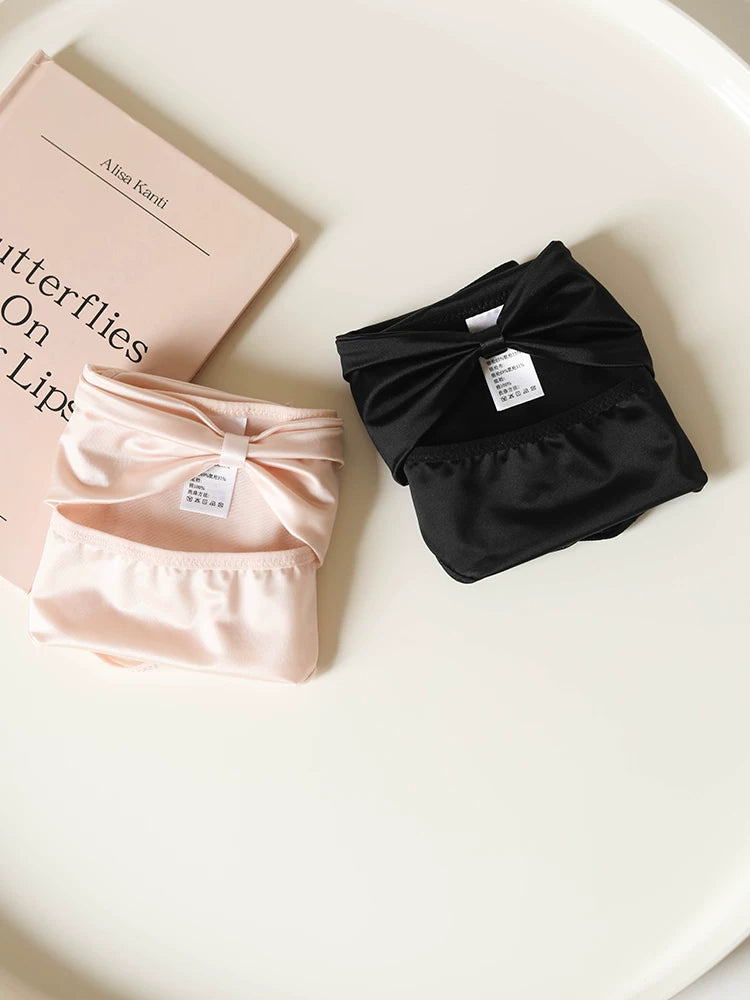 French-Inspired Vintage Panties with Bow Cutout and Lace Trim