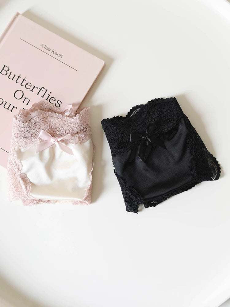 French-Inspired Vintage Lace Panties with Low Waist and Bow Trim