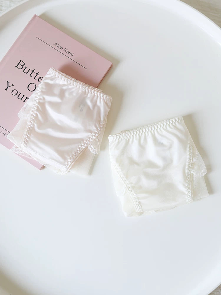 French-Inspired Vintage Panties with Bow and Floral Lace Trim