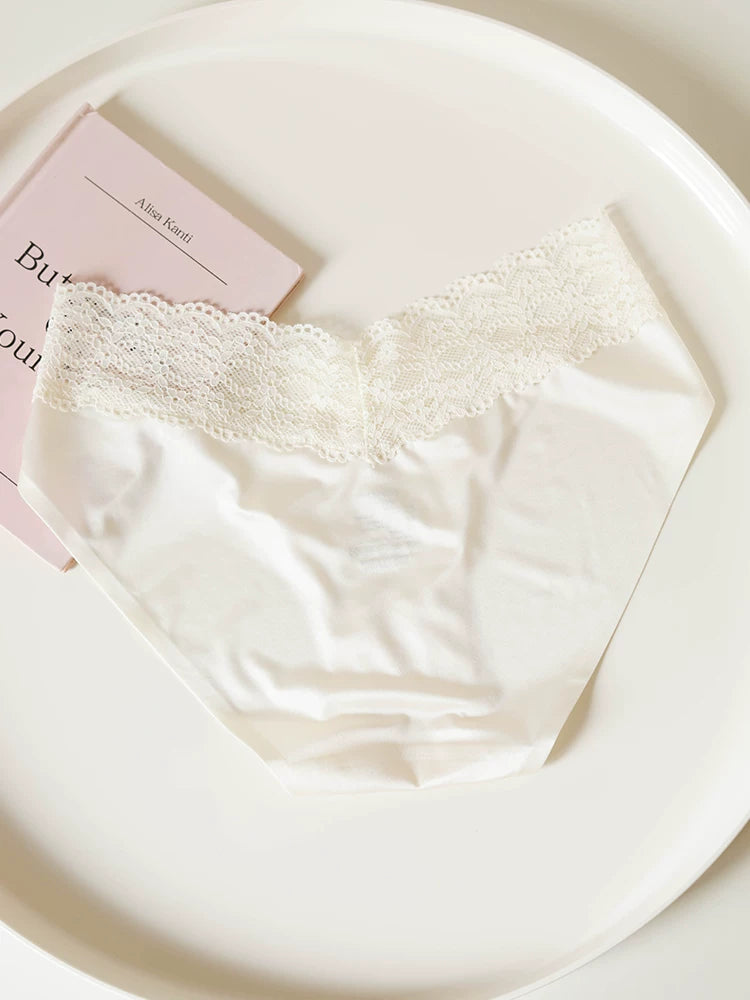French-Inspired Vintage Seamless Satin Panties with Lace Trim