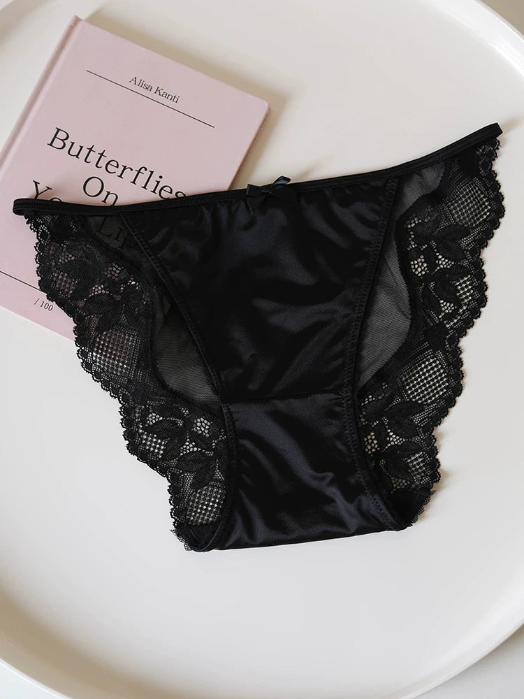 French-Inspired Vintage Panties with Lace Trim
