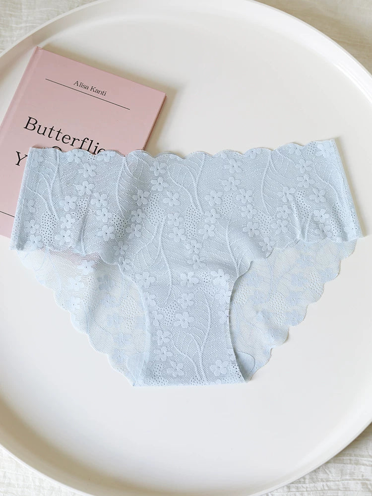 French-Inspired Floral Lace Low-Waist Seamless Breathable Panties with Cotton Crotch
