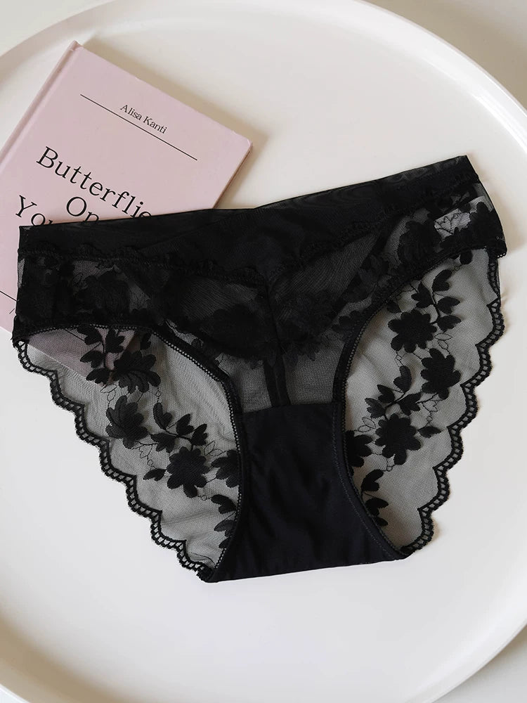 French-Inspired Vintage Cross-Flower Lace Trim Low-Waist Breathable Briefs