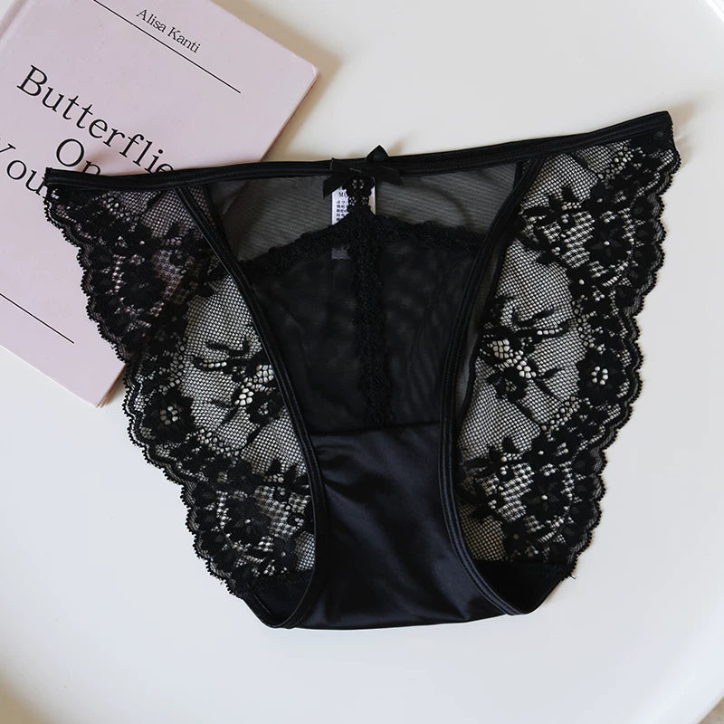 French-Inspired Vintage Mesh Panties with Bow Detail and Lace Trim