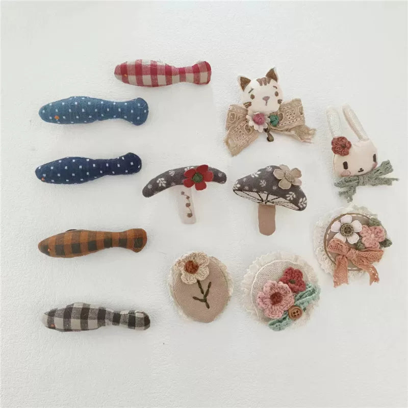 Cute Retro Cloth Embroidered Brooch Pin Accessory