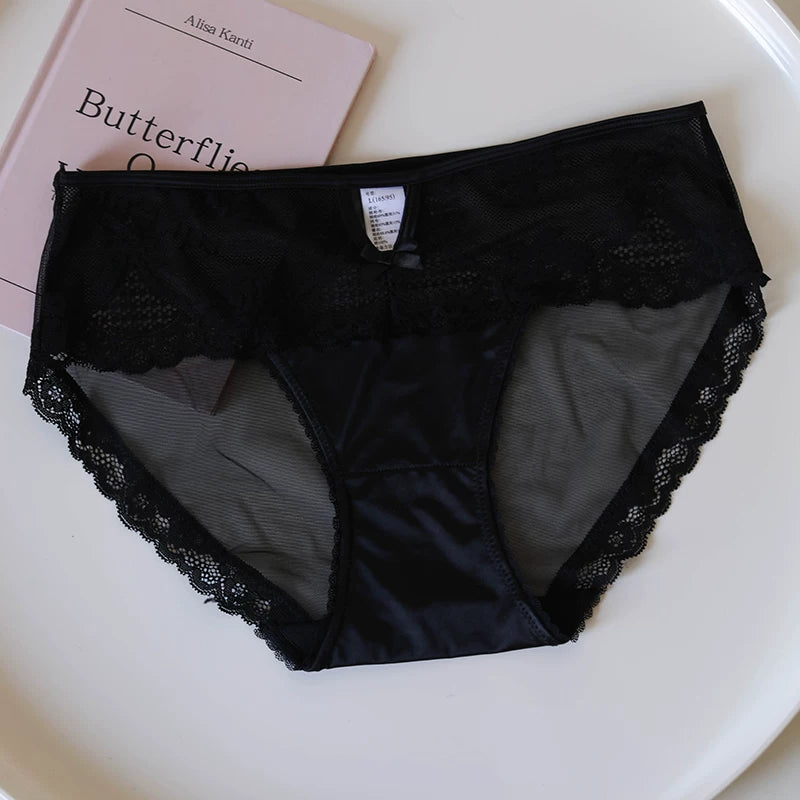 Breathable Floral Lace Low-Rise Panties with Cotton Crotch
