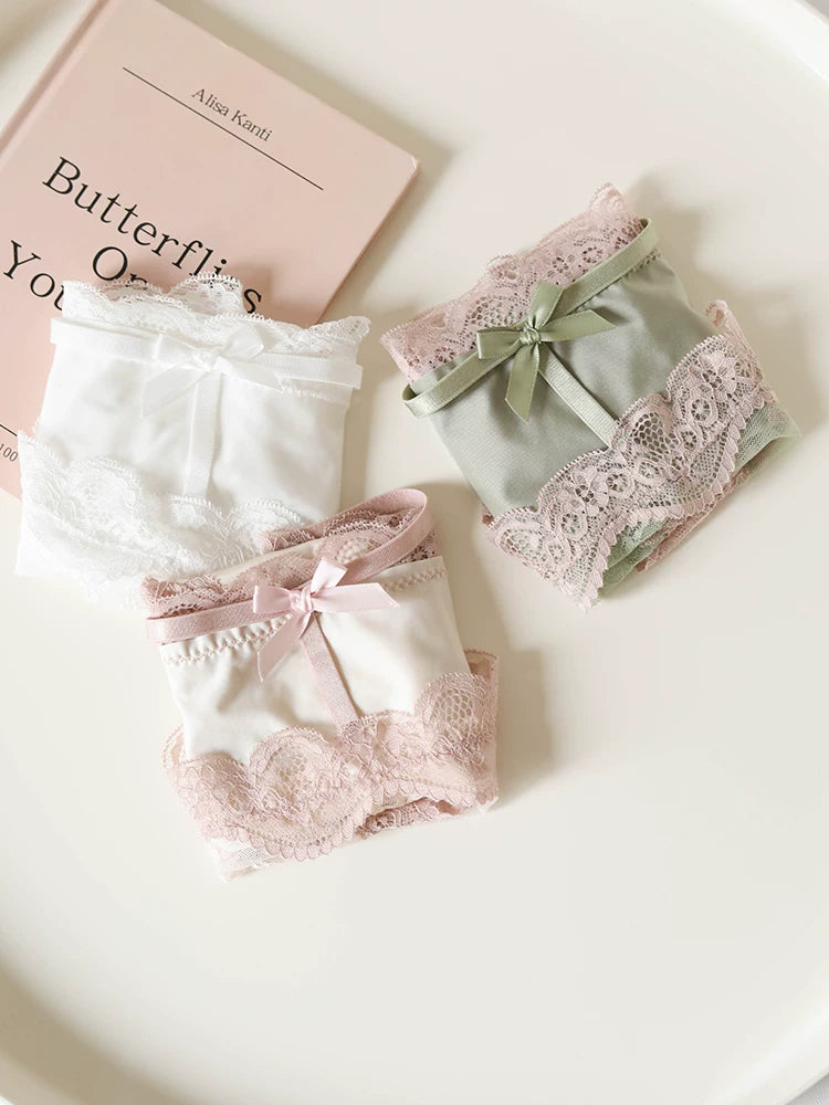 French-Inspired Vintage Panties with Bow and Lace Trim